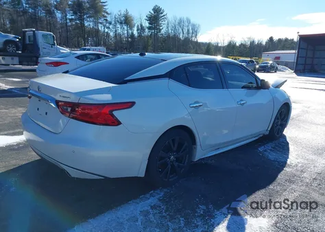 2017 Nissan Maxima 3.5 Platinum z USA, uszkodzony, nr VIN 1N4AA6AP0HC375046